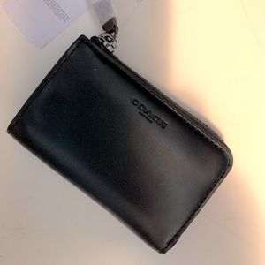 NWT Coach black zip up card holder